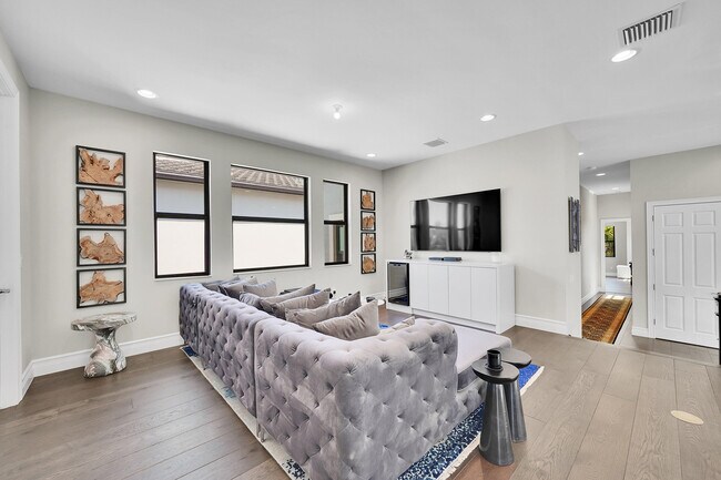 Building Photo - 9081 Chauvet Wy