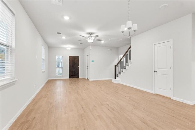 Building Photo - 320 Windstar Rd