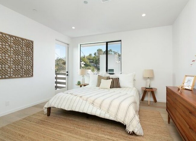 Building Photo - 2221 Jerome Way