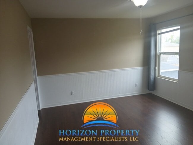 Building Photo - 15355 Tyler Mill Dr