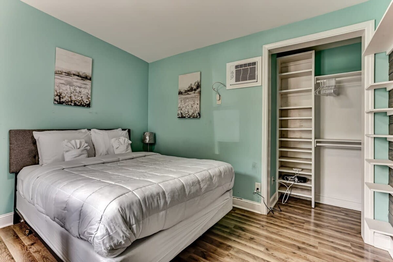 Building Photo - 561 Mendel Ave
