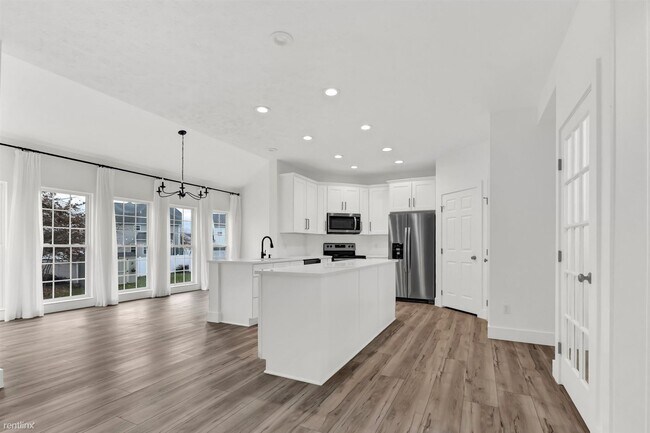 Building Photo - 4 br, 3.5 bath House - 6117 Antler Crossing