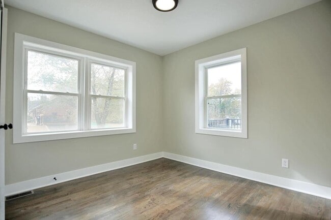 Building Photo - 126 S Kimball St