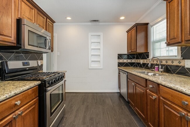 Building Photo - 4146 Normandy Ave