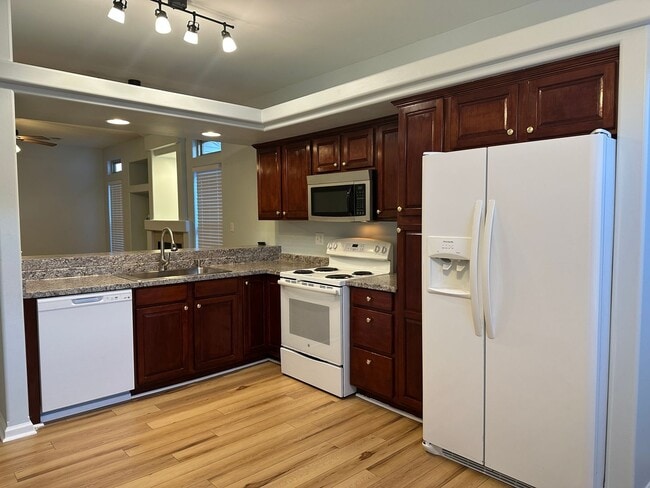 Building Photo - Beautiful 3 BR, 2 Bath House! Finished Garage, Fenced Backyard, Masterson Station Area