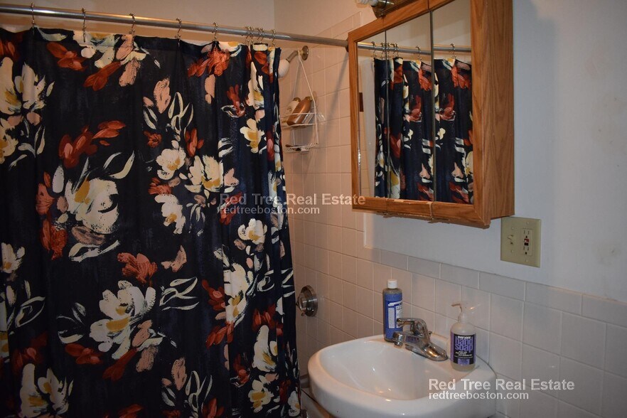 Building Photo - 33 Egremont Rd