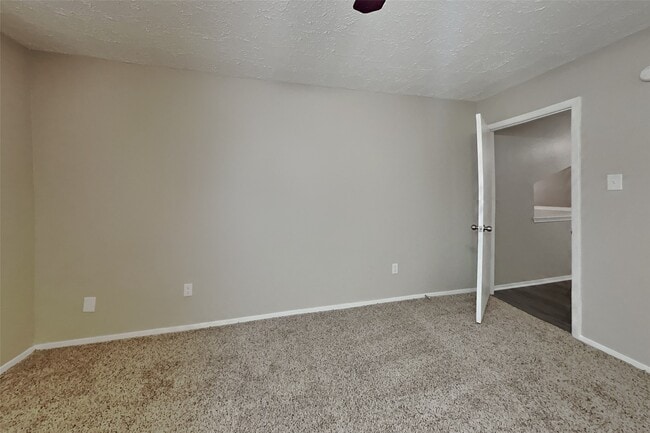 Building Photo - 4734 Lost Lake Ln