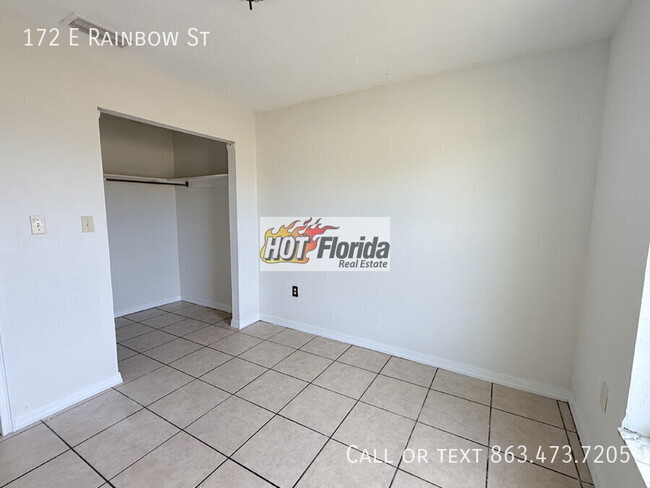 Building Photo - 172 E Rainbow St