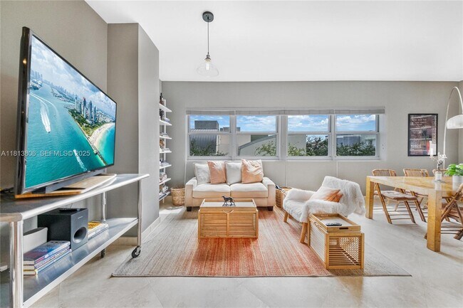 Building Photo - 6103 Aqua Ave