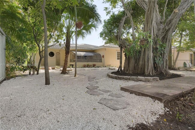 Building Photo - 1845 Daytonia Rd