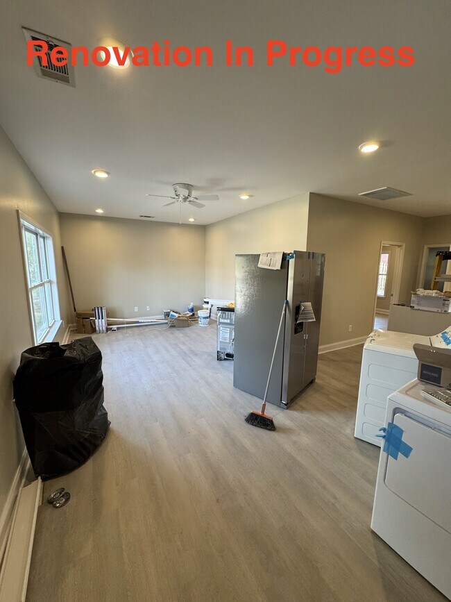 Building Photo - 112 Vail Dr
