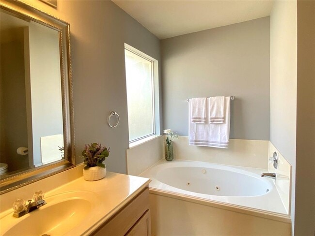 Building Photo - 17026 Samsarah Cir