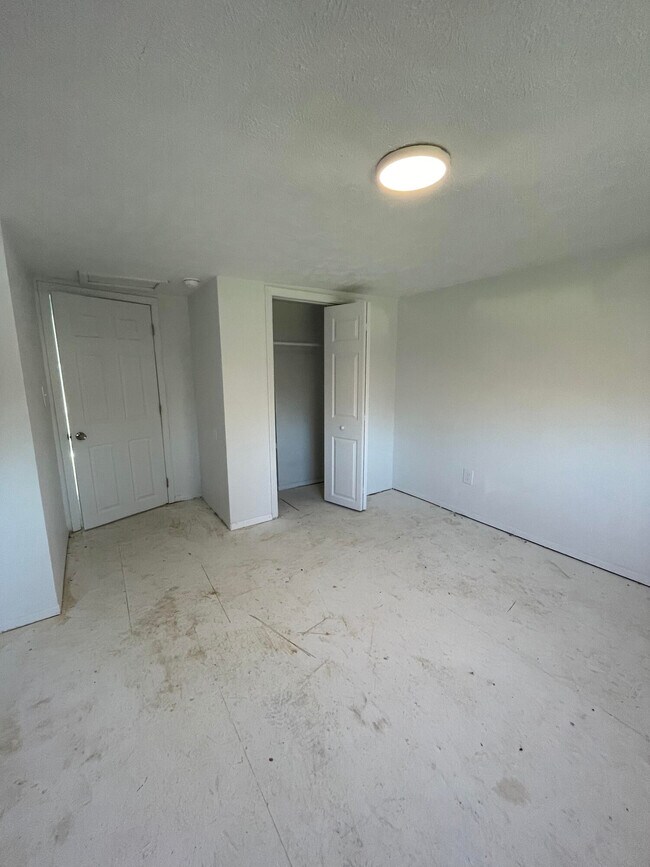 Building Photo - 436 S Washington St