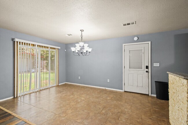 Building Photo - 432 Co Rd 4284