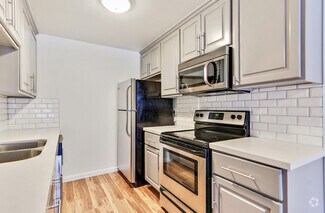 Building Photo - 9520 Lucerne Ave