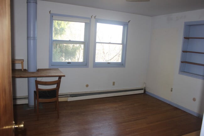 Building Photo - 1574 Coddington Rd