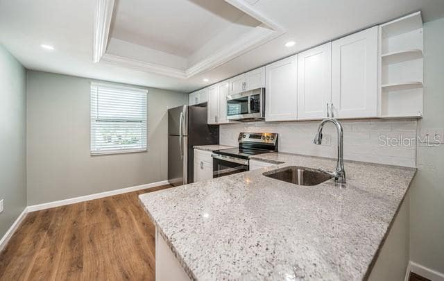 Building Photo - 416 Meadow Ln