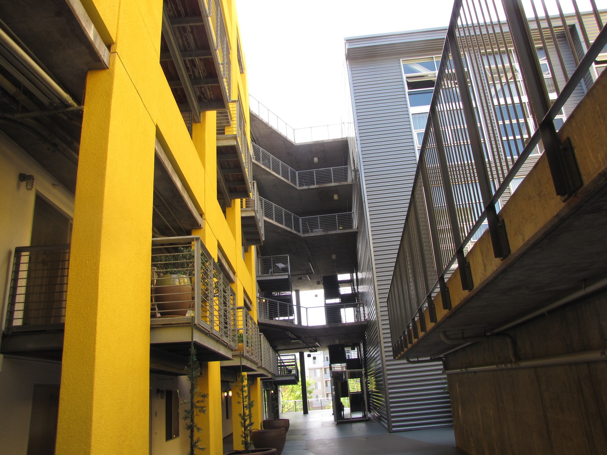 Building Photo - 311 Oak St