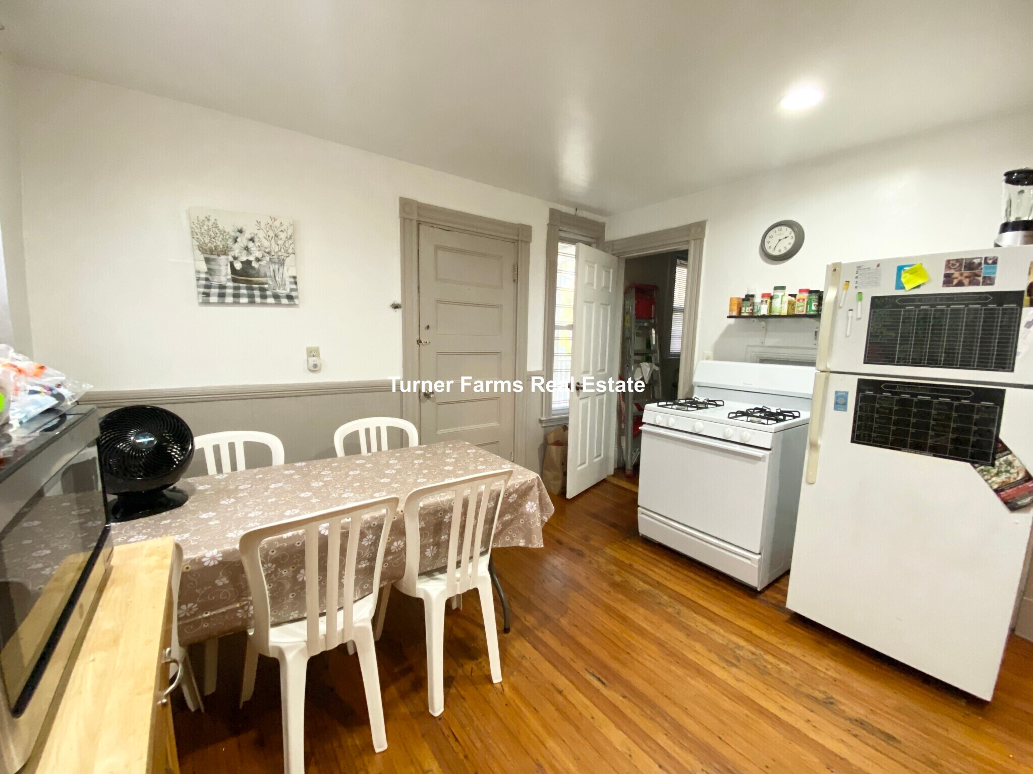 Building Photo - 10 Sachem St