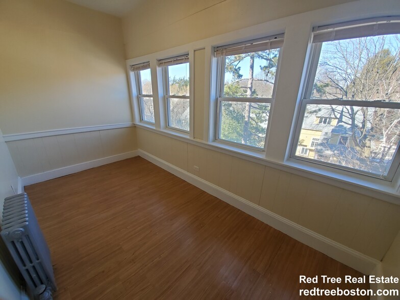Apt 15 1bed/1bath - 1688 Beacon St