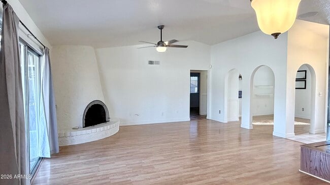 Building Photo - 4844 E Sunrise Dr