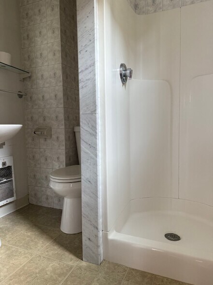 Building Photo - 192 Webster Ave