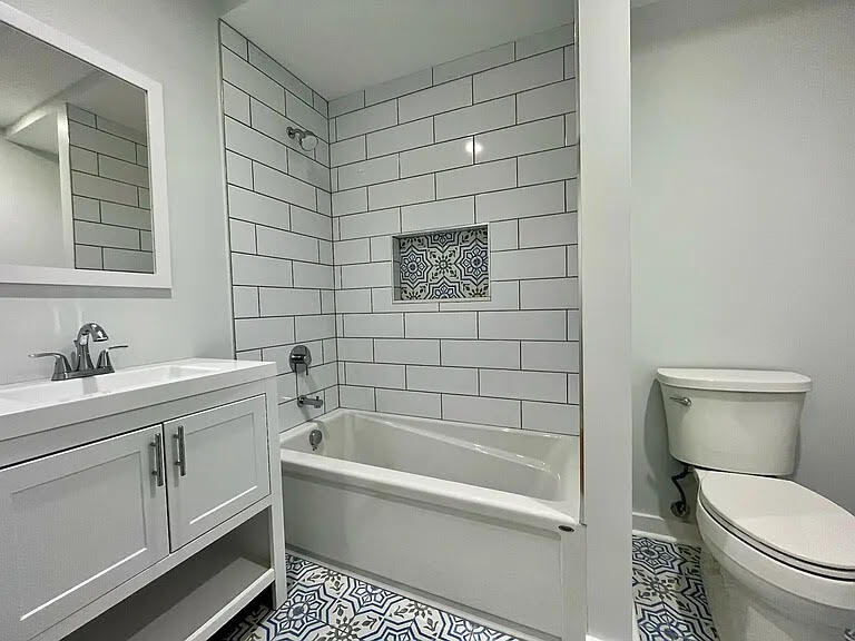 Building Photo - 1452 N Fairfield Ave