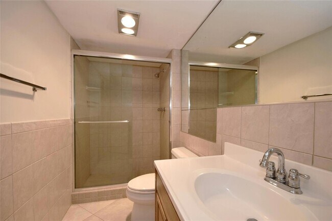 Building Photo - 3850 Galt Ocean Dr