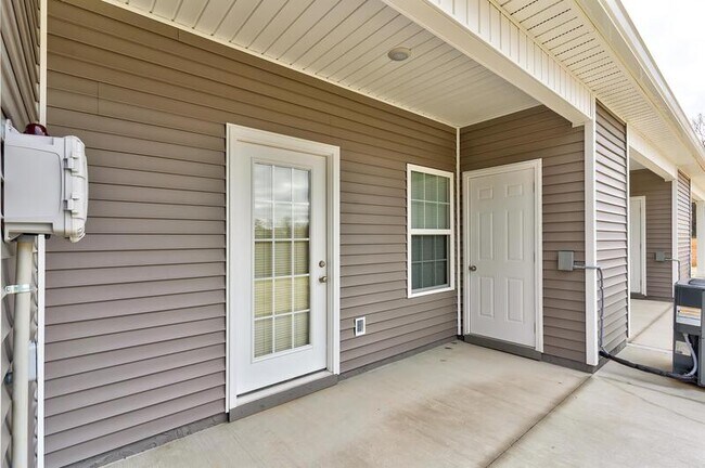 Building Photo - 2807 Cruze Dr