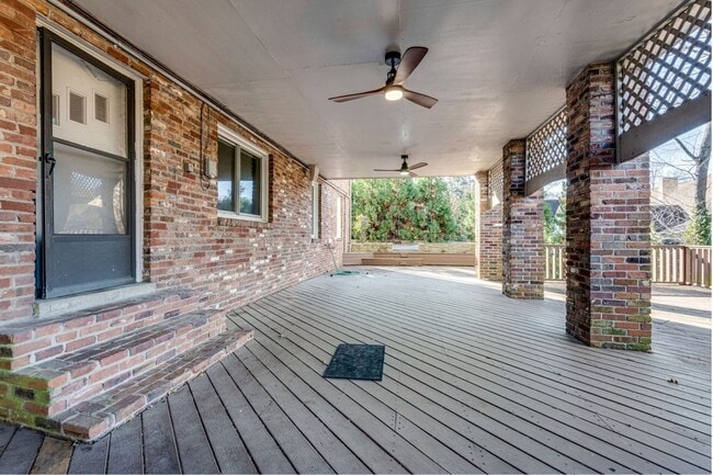 Building Photo - Spacious Green Hills Retreat | 3–4BR, 3BA ...