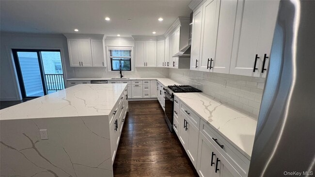 Building Photo - 40 Elmwood Ave