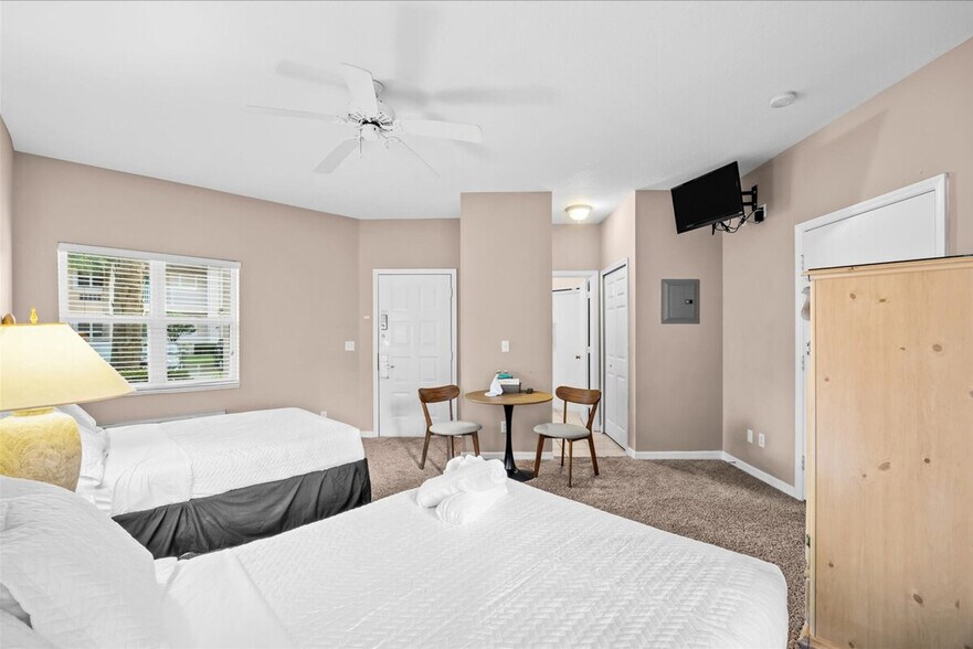 Building Photo - 9955 Perfect Dr