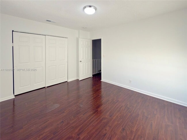 Building Photo - 2448 SW 42nd Ave