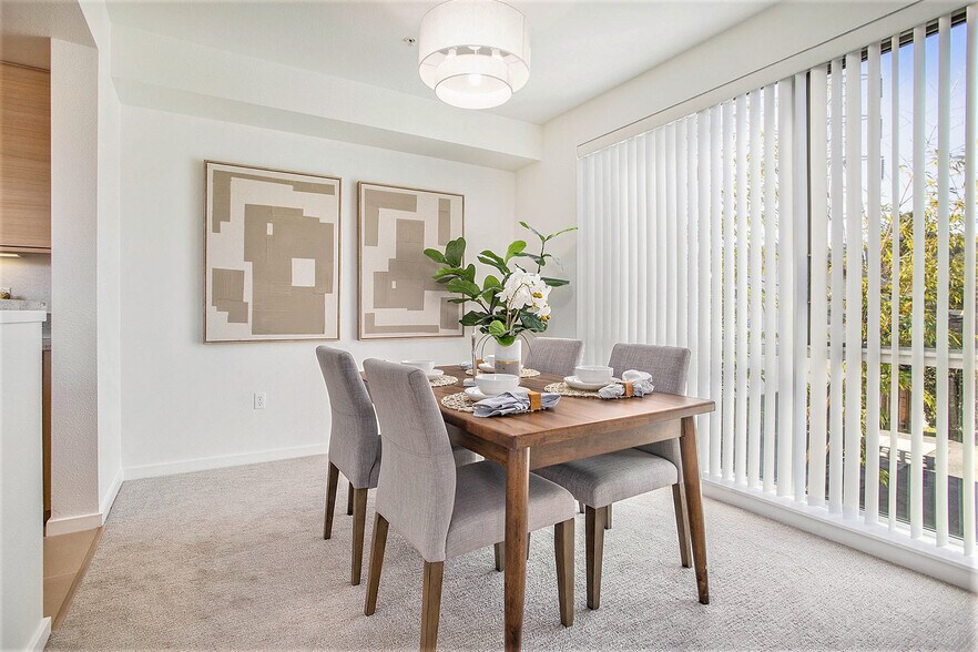 Dining Room - 1655 N California Blvd