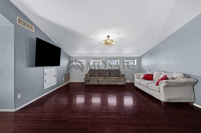 Building Photo - 5626 S 21st Pl