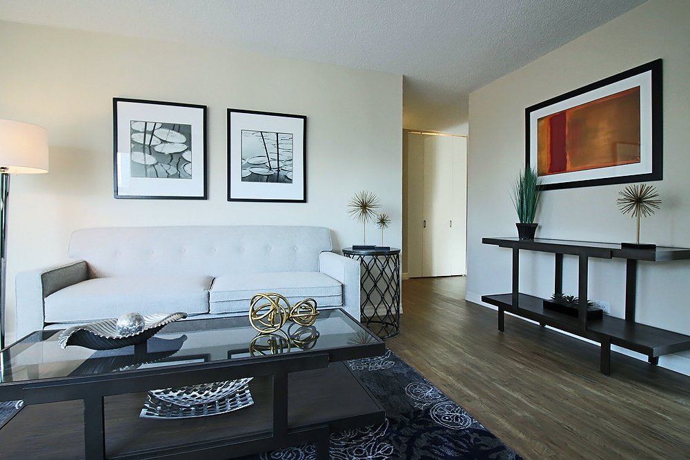 Building Photo - 32 E Pearson St