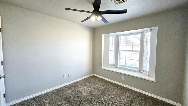 Building Photo - 2137 Harbor Dr