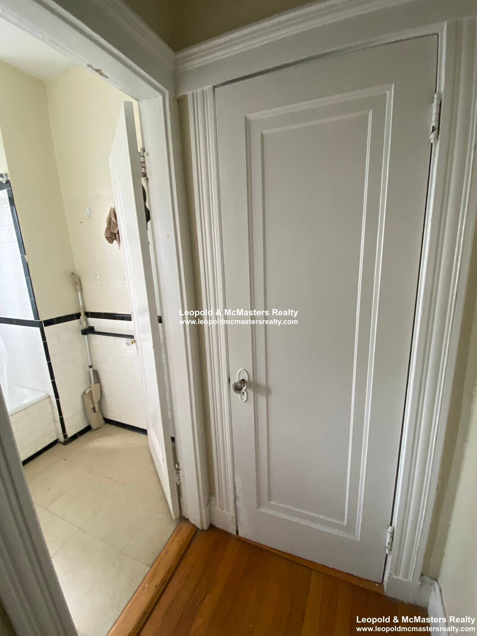 Building Photo - 51 Linden St