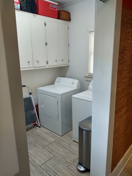 Building Photo - 1427 Stovall St