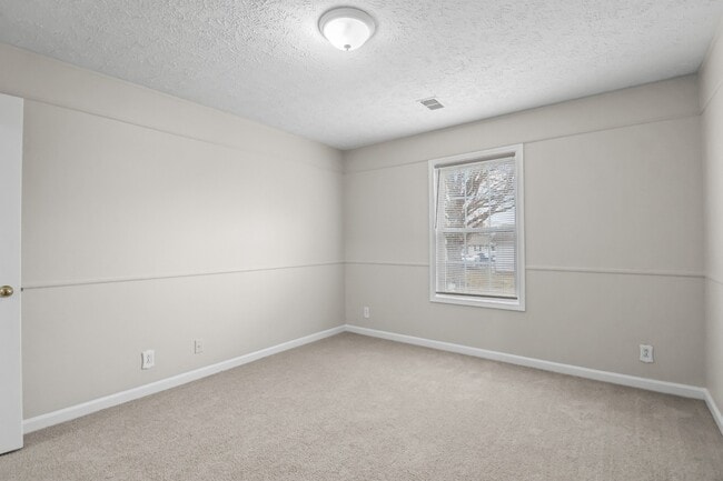 Building Photo - 3437 Kingfisher Dr