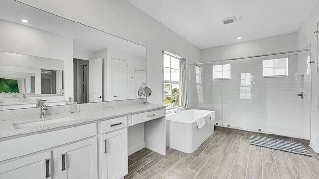 Building Photo - 601 Hookline Cir