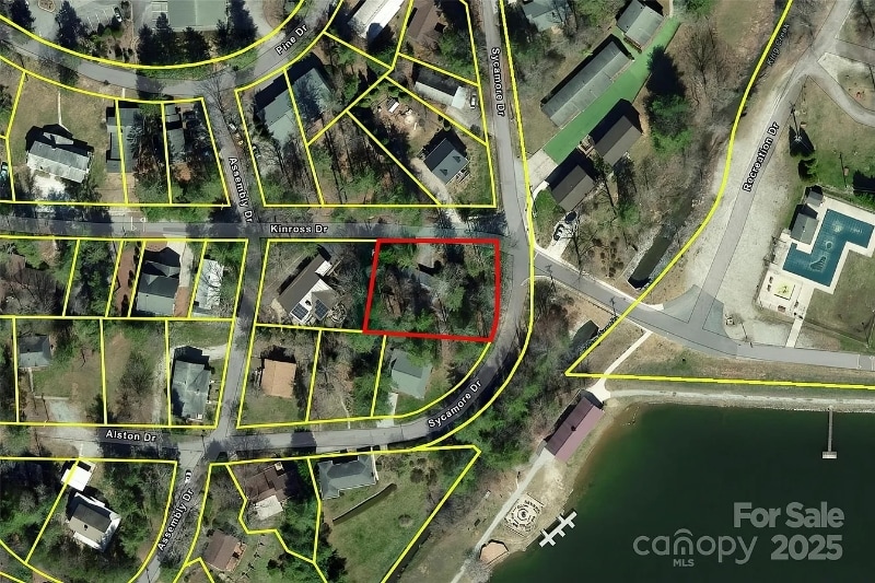 Building Photo - 550 Kinross Dr