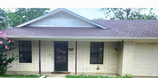 Building Photo - 408 N 8th St