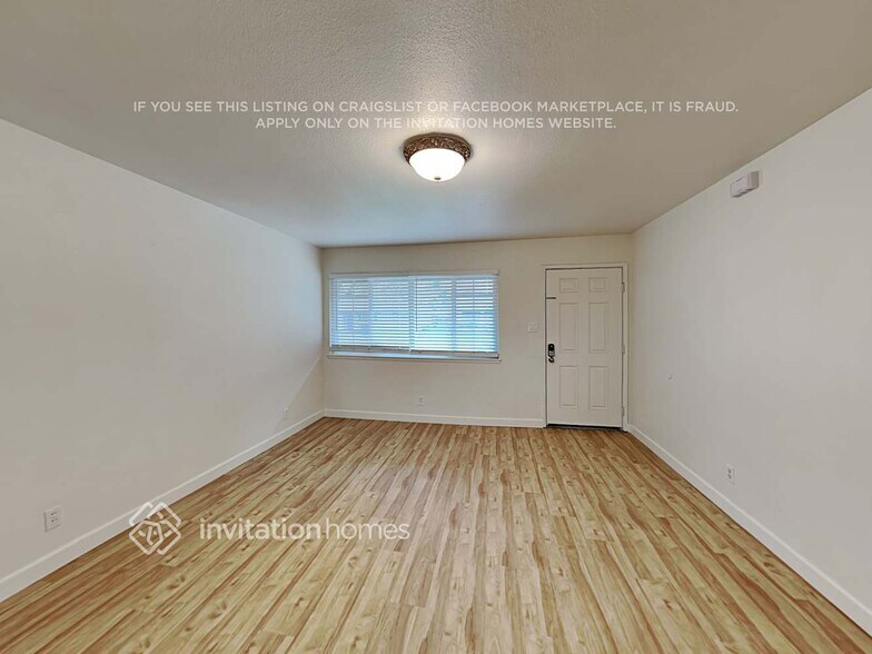 Building Photo - 10813 Oakton Way