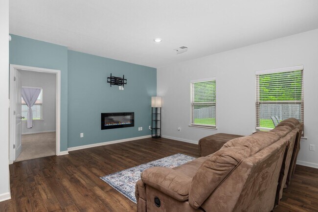 Building Photo - 44 N Payson Cv