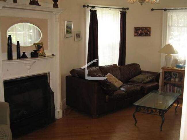 Building Photo - Beautiful 5 bed townhouse in Brighton.