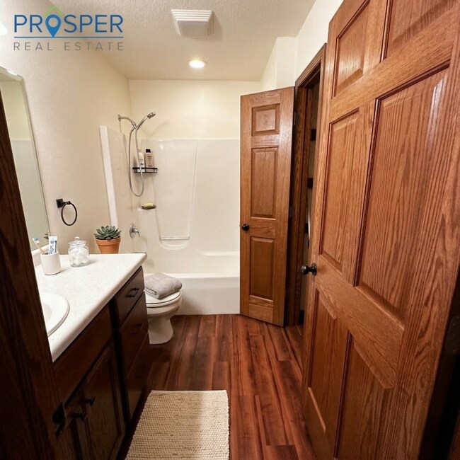 Building Photo - DA216X