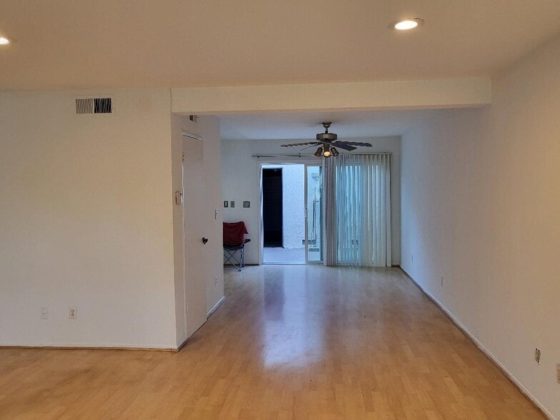 Building Photo - 19231 Sherman Way