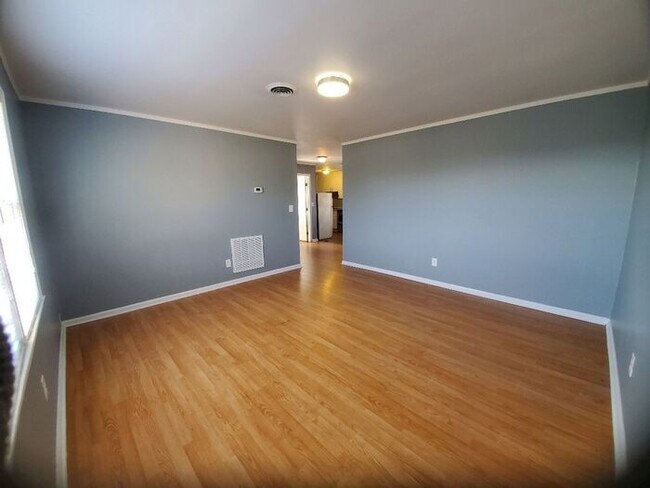 Building Photo - 10 Bostic St