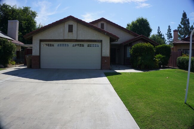 Primary Photo - Amazing Home in Silver Creek!